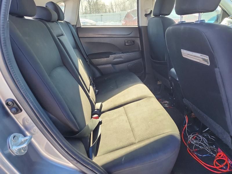 2015 Mitsubishi Outlander Sport es