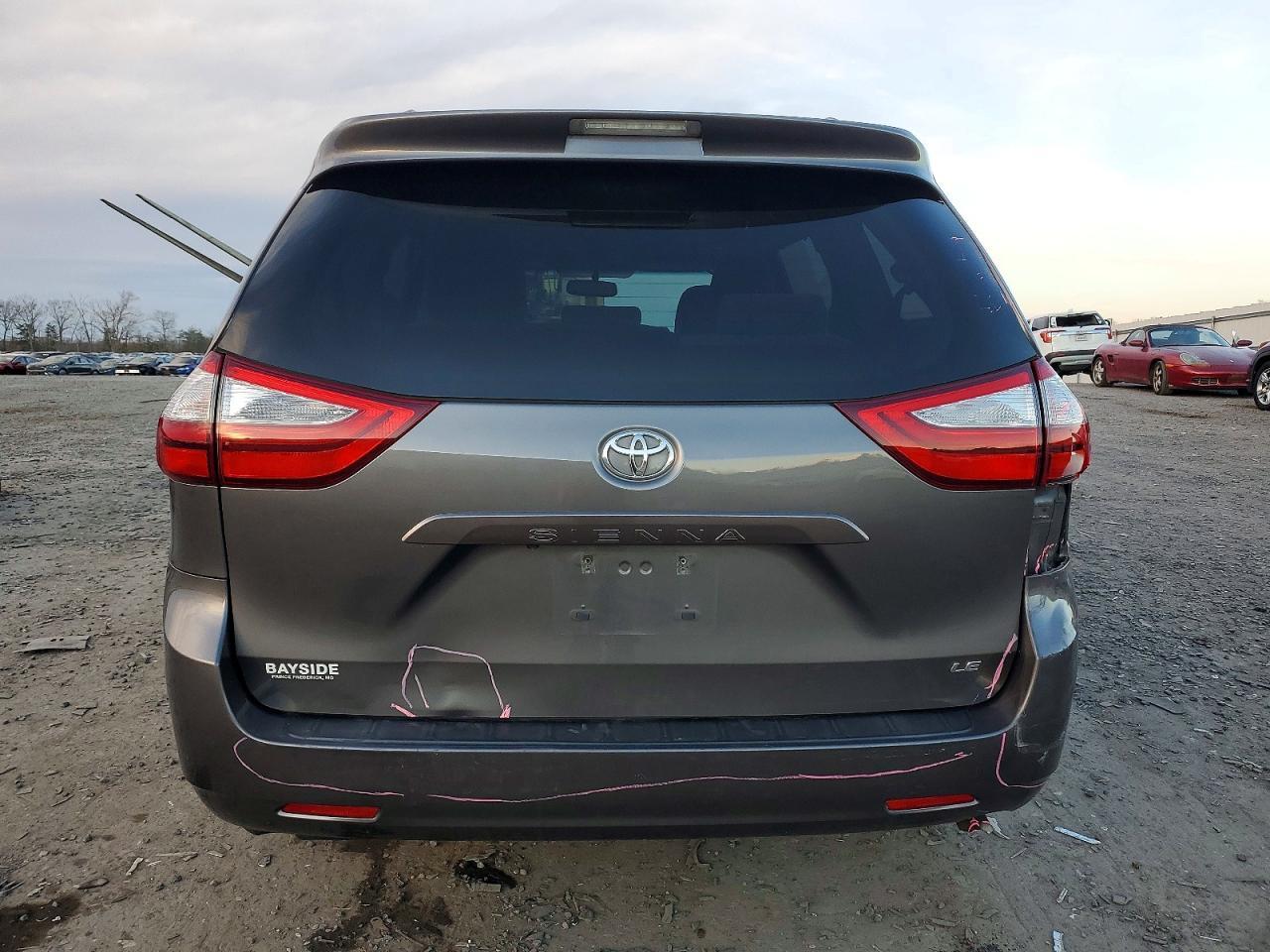 2017 Toyota Sienna le
