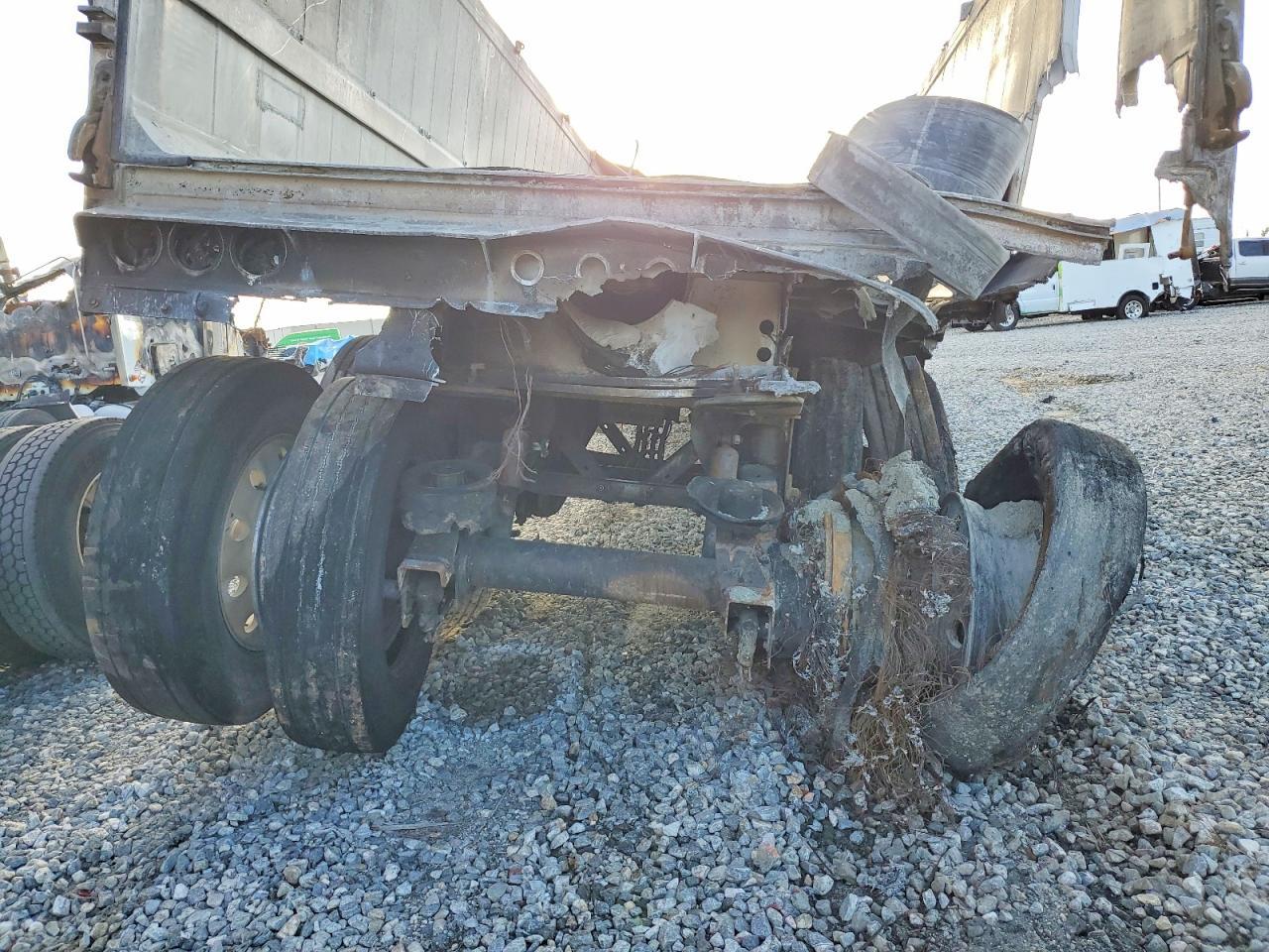 2017 Arrow 2017 East END Dump Trailer