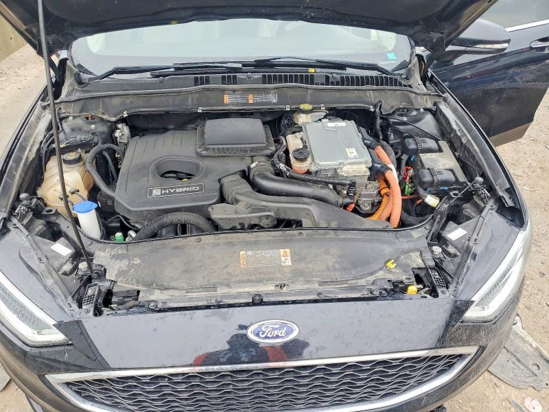 2018 Ford Fusion Titanium/platinum hev