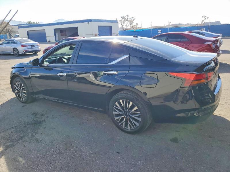 2025 Niss Altima 2.5 sv