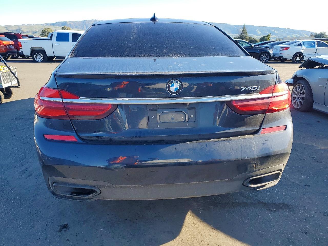 2016 BMW 740 i