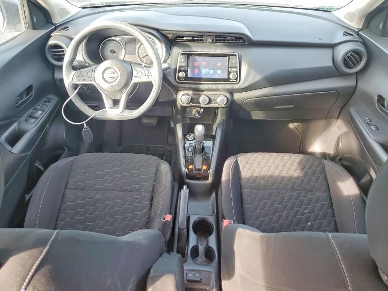 2022 Nissan Kicks s