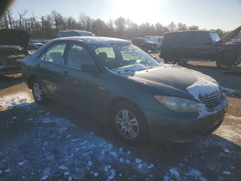 2005 Toyota Camry le
