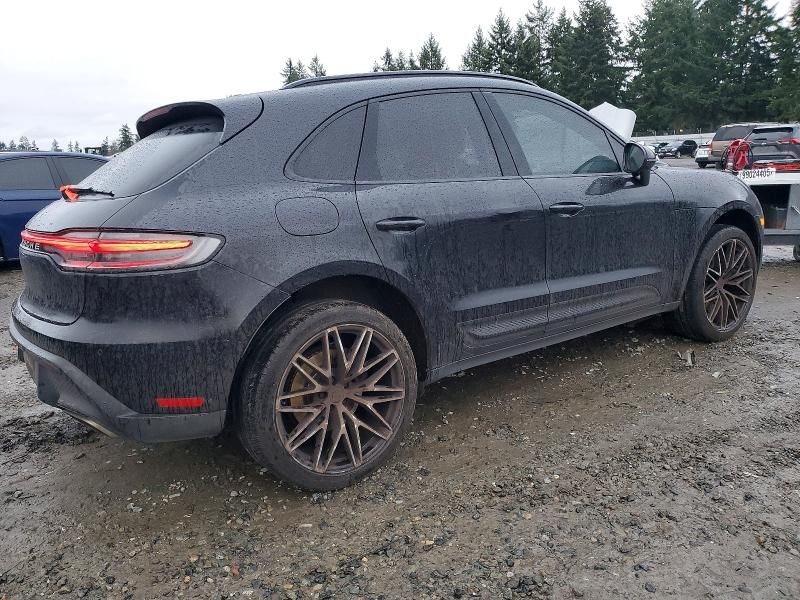 2023 Porsche Macan Base