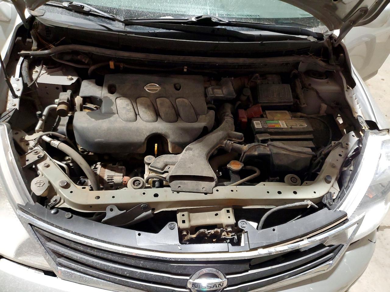2010 Niss Versa s