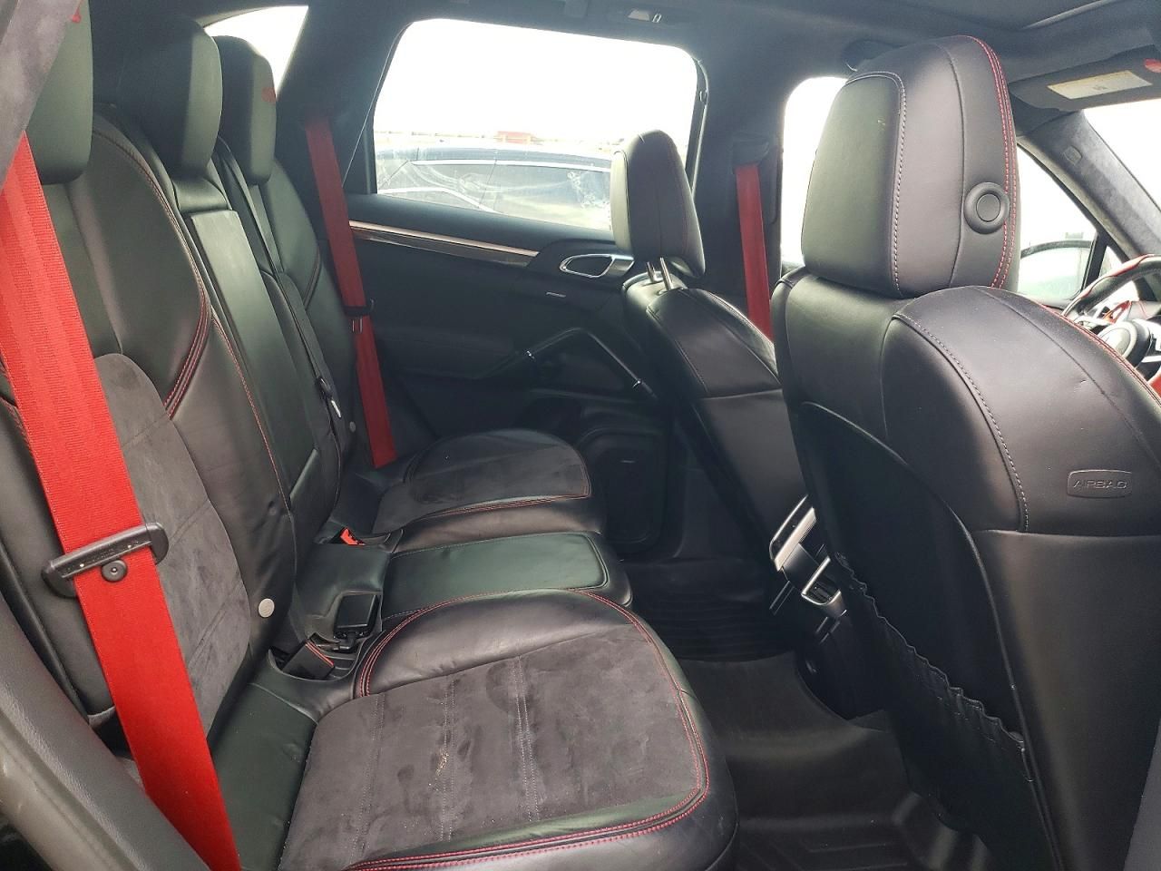 2017 Porsche Cayenne gts