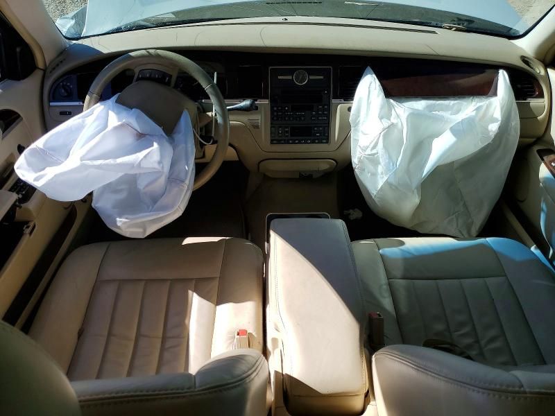2007 Lincoln Town car Signature
