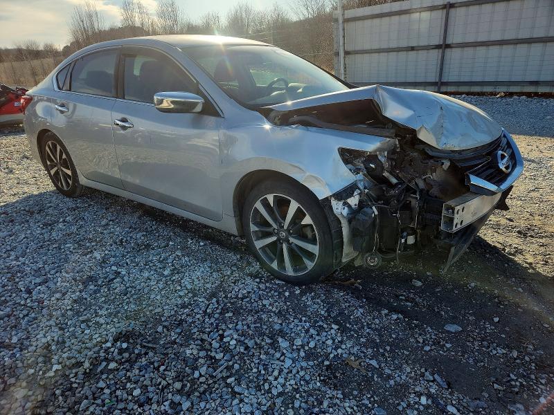 2016 Niss Altima 2.5 sr