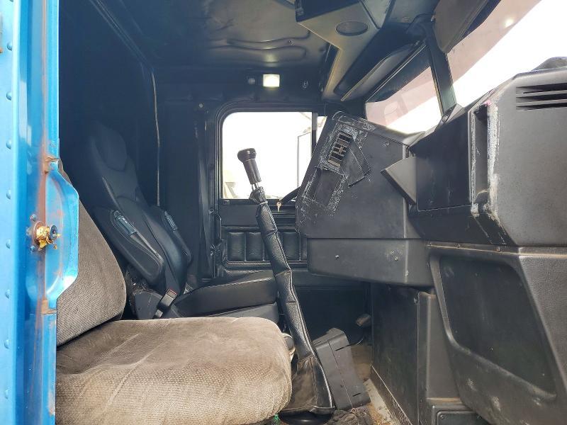 1993 Freigliner 1993 Freightliner Convention-Semi Truck