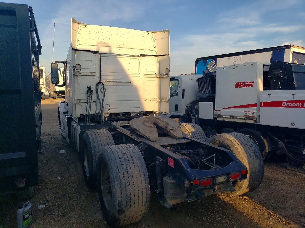 2018 Volvo VN VNL-Semi Truck