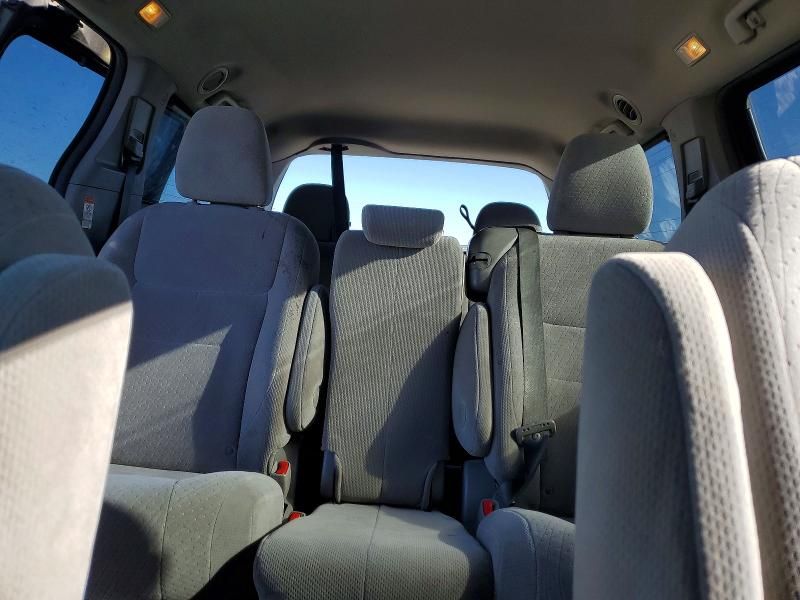 2015 Toyota Sienna le