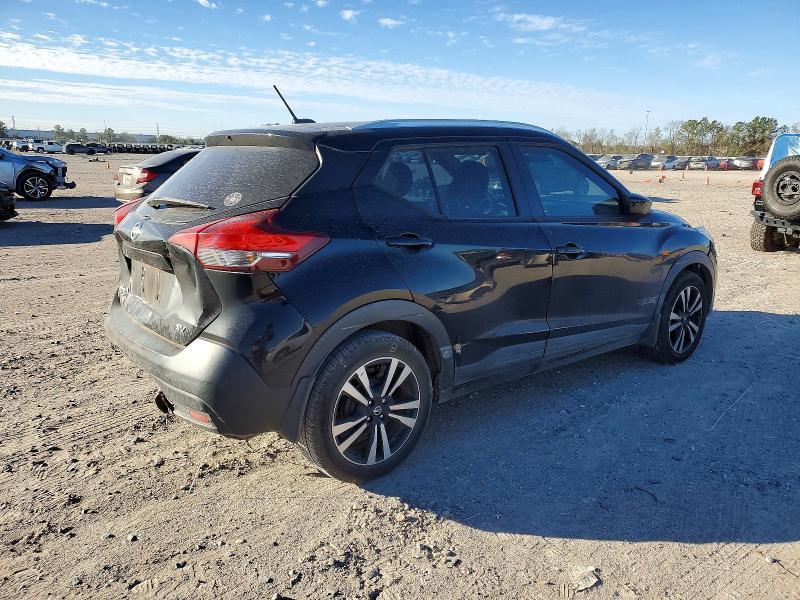 2018 Nissan Kicks s