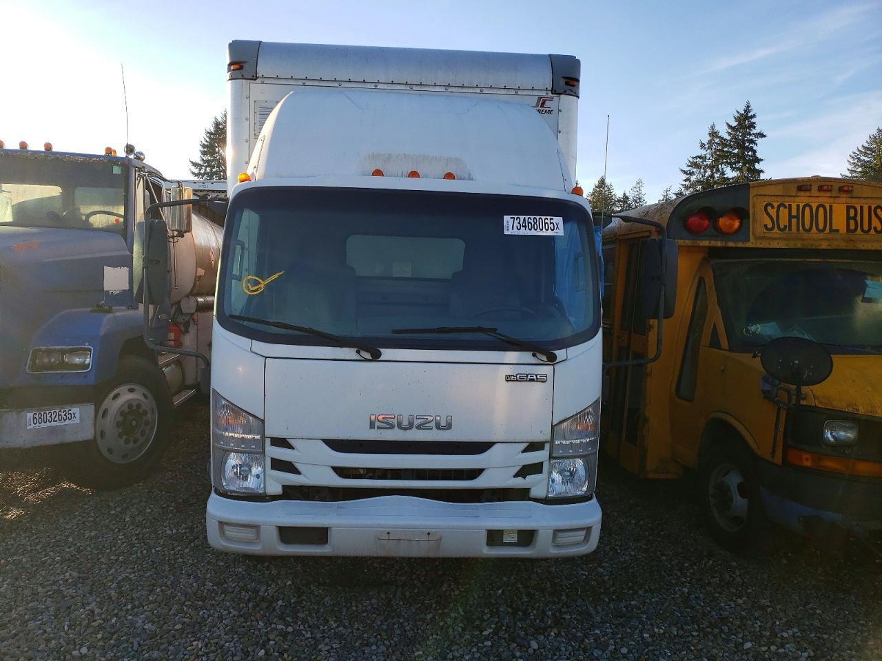 2016 Isuzu NPR BOX Truck