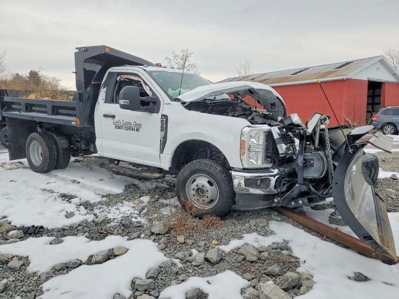 2024 Ford F350 Chassis c 4X4
