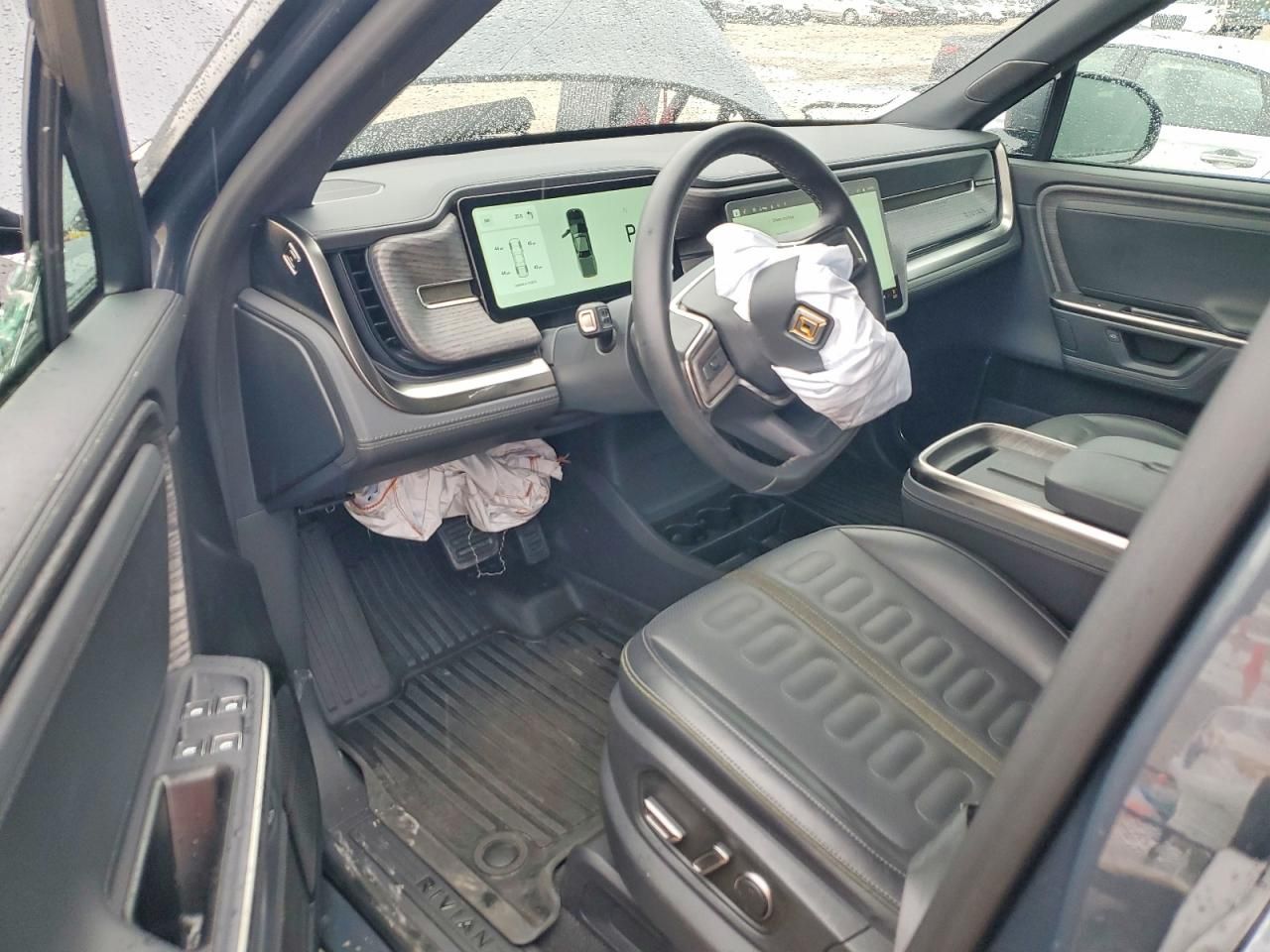 2025 Rivian R1T Adventure