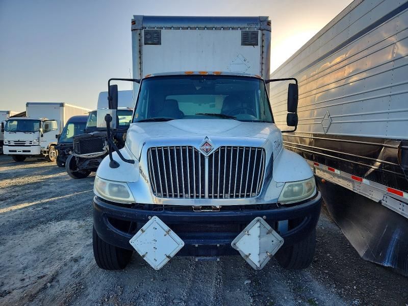 2013 International 4300 BOX Truck