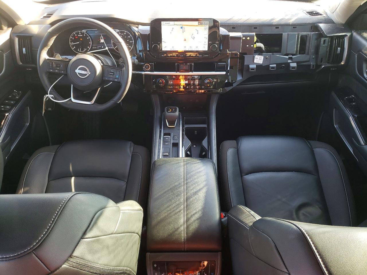 2024 Nissan Pathfinder sl