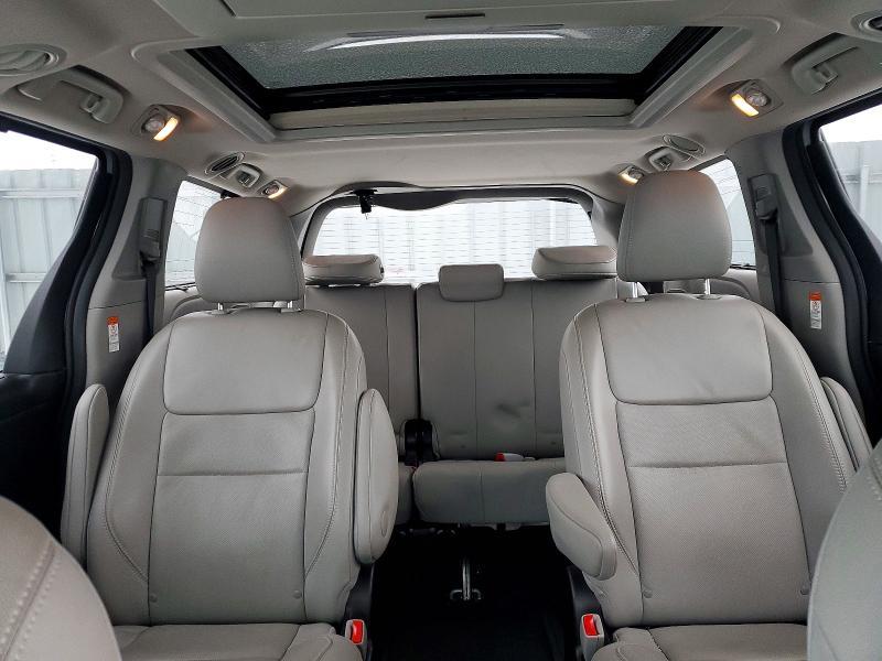 2015 Toyota Sienna xle