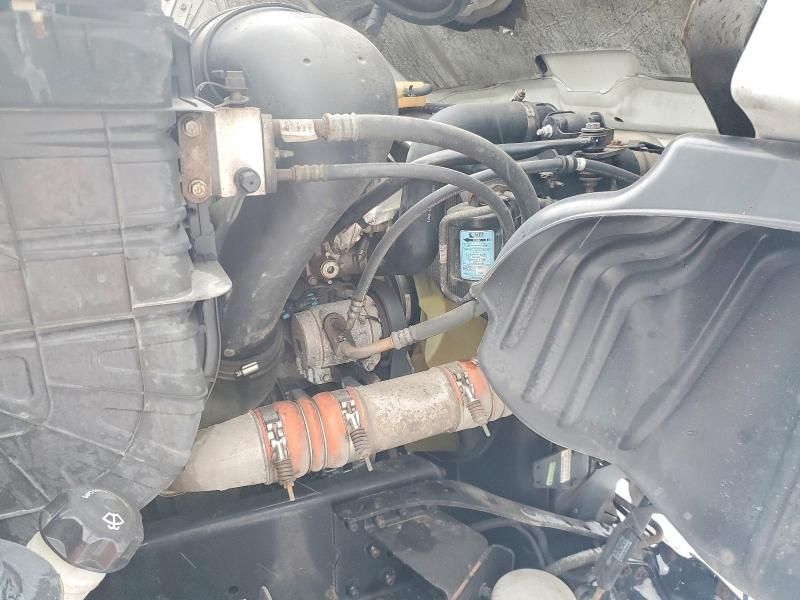 2019 Freightliner Cascadia box Truck