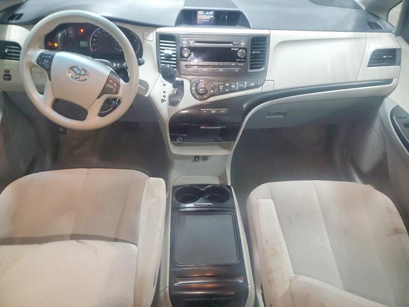 2013 Toyota Sienna le