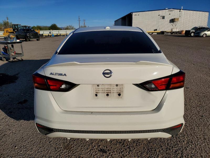 2019 Niss Altima 2.5 s