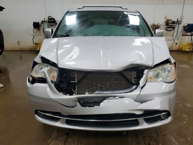 2011 Chrysler Town & Country Touring