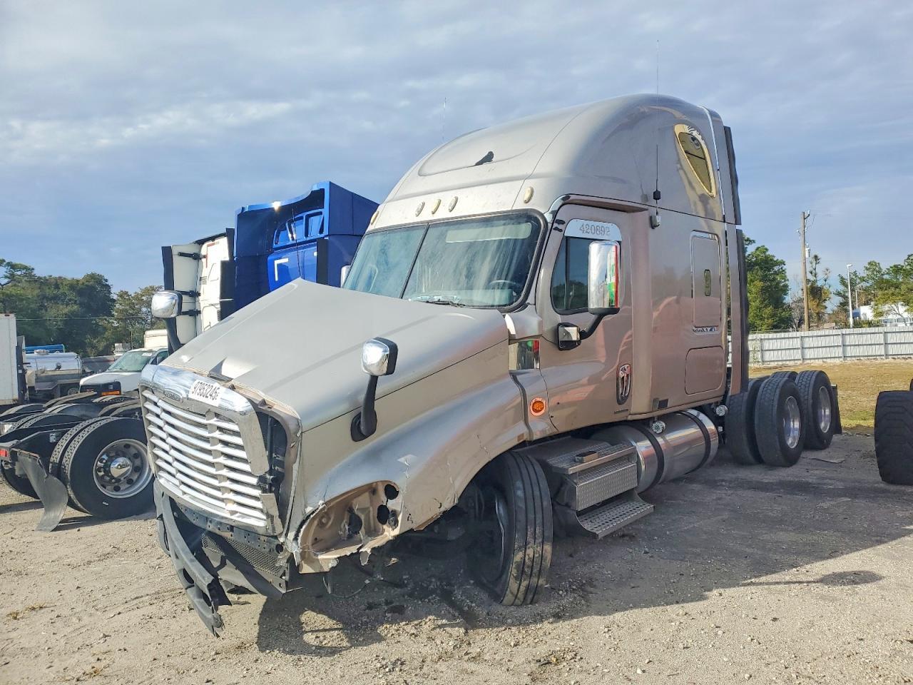 2009 Freightliner Cascadia Semi Truck