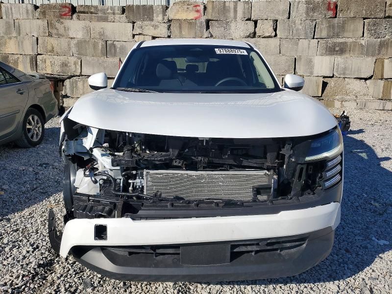 2025 Nissan Kicks sv