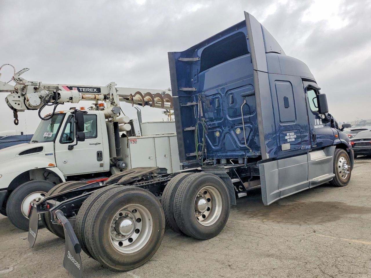 2018 Freightliner Cascadia 113 Semi Truck