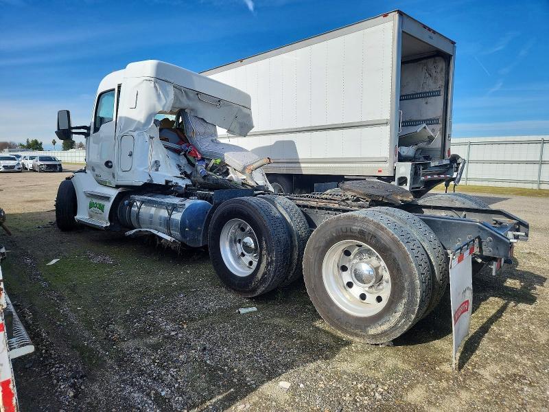2019 Kenworth T680 Semi Truck