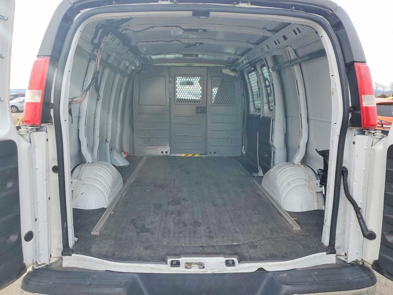 2017 GMC Savana 2500 Delivery Van