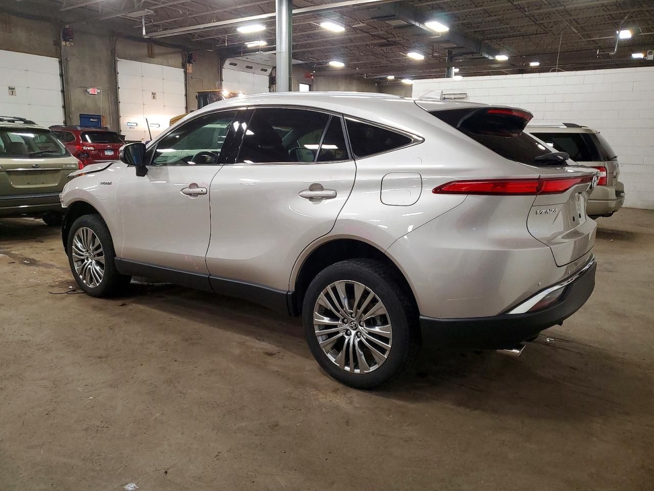 2021 Toyota Venza le