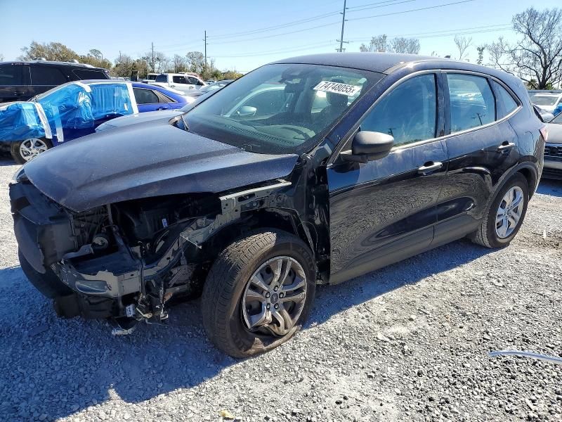 2021 Ford Escape s