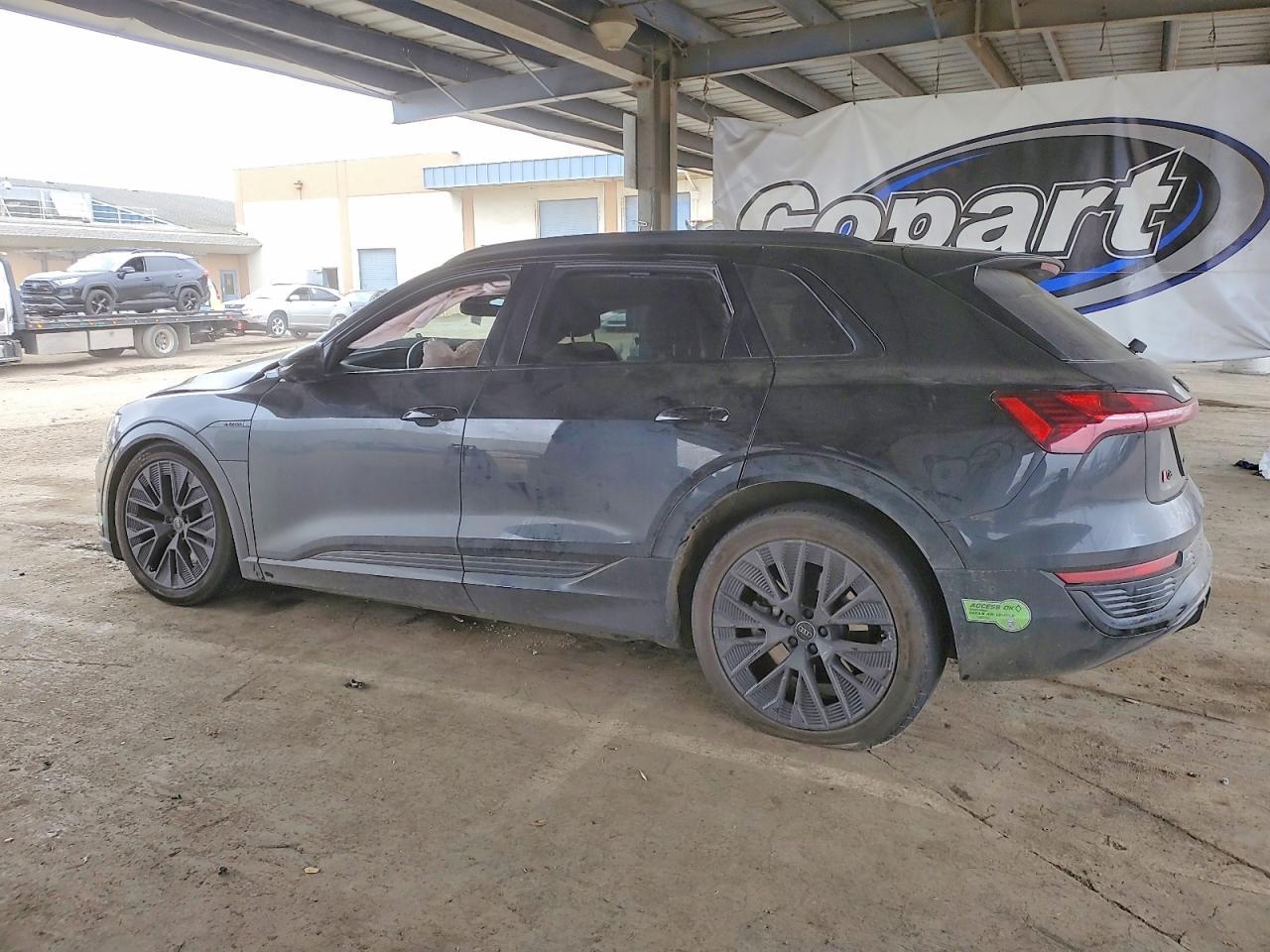 2024 Audi Q8 E-tron Prestige