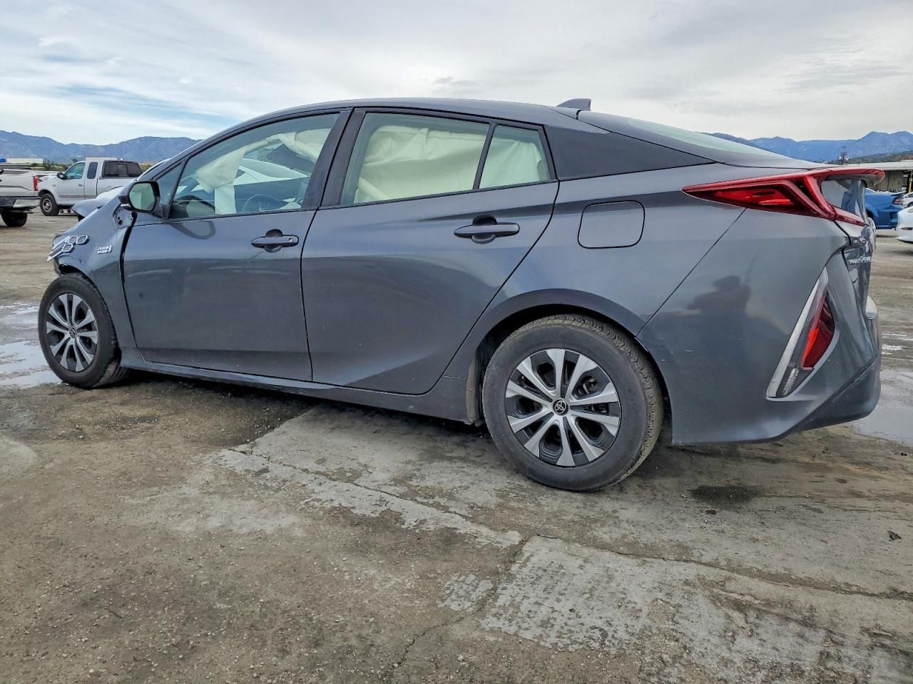 2021 Toyota Prius Prime le
