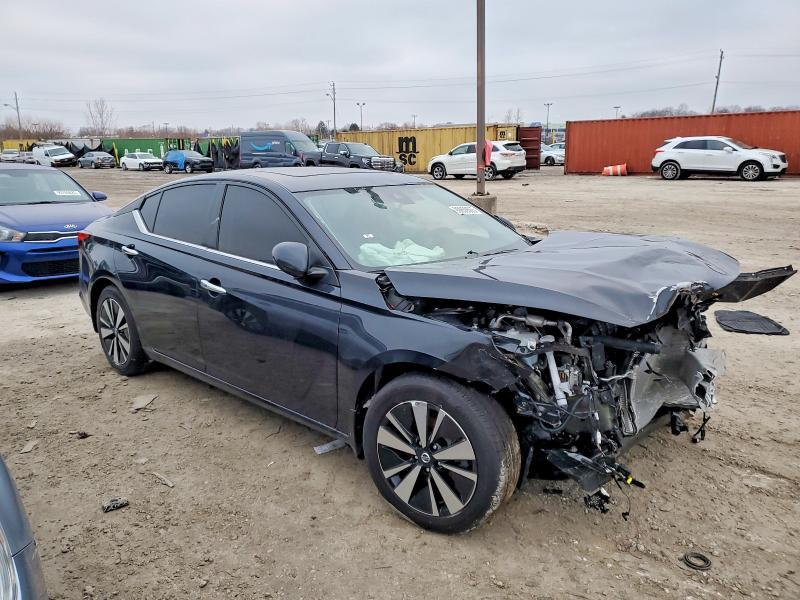 2022 Nissan Altima sv