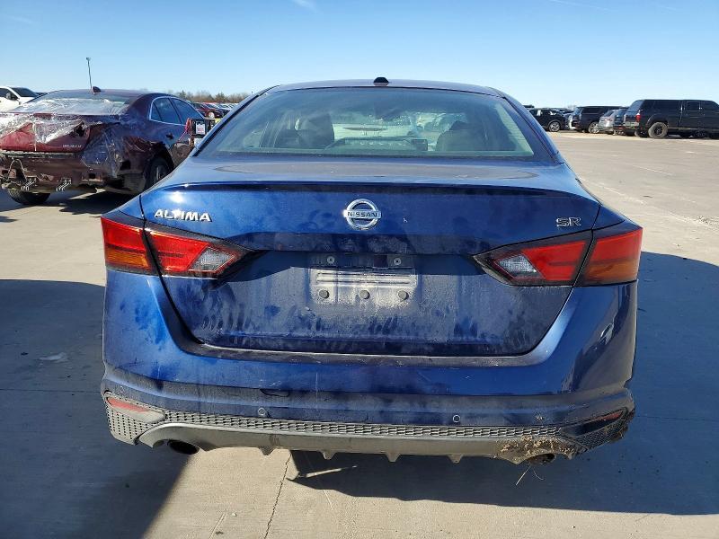 2021 Niss Altima