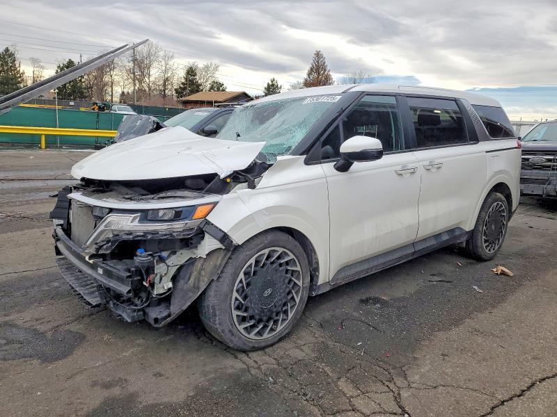 2022 KIA Carnival lx