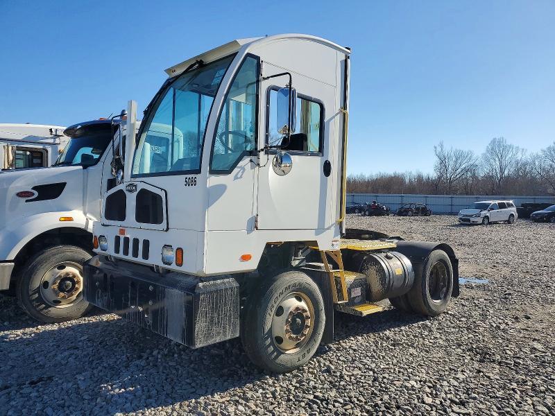 2020 Autocar Llc 2020 Autocar Xspotter OFF-HIGHWAY Yard Truck