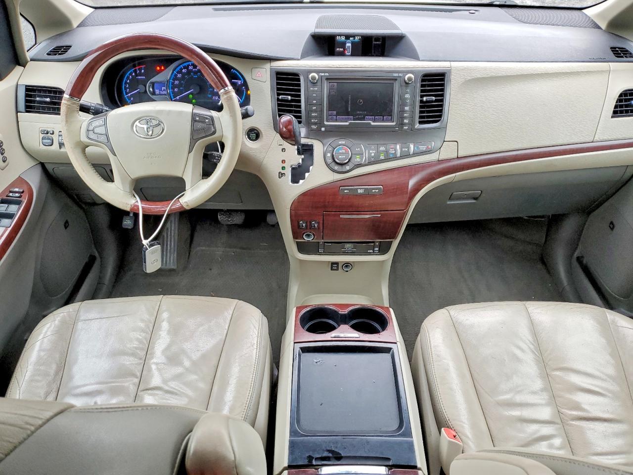 2011 Toyota Sienna xle