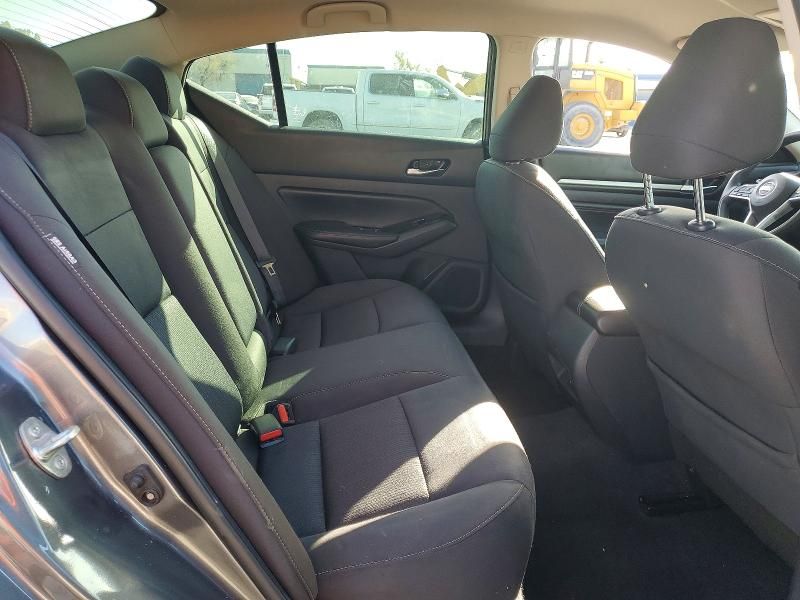 2021 Nissan Altima sv