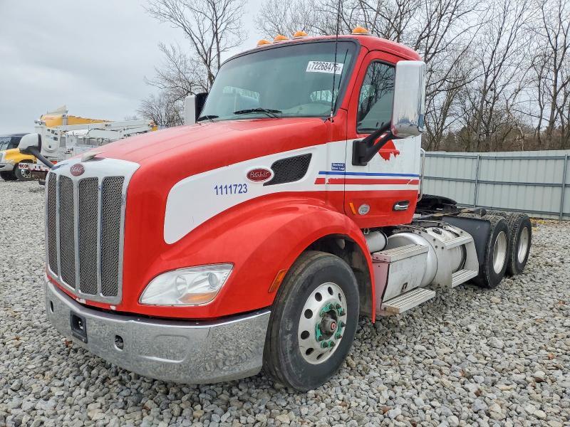 2016 Peterbilt Tractor 2016 Peterbilt 579 Semi Truck