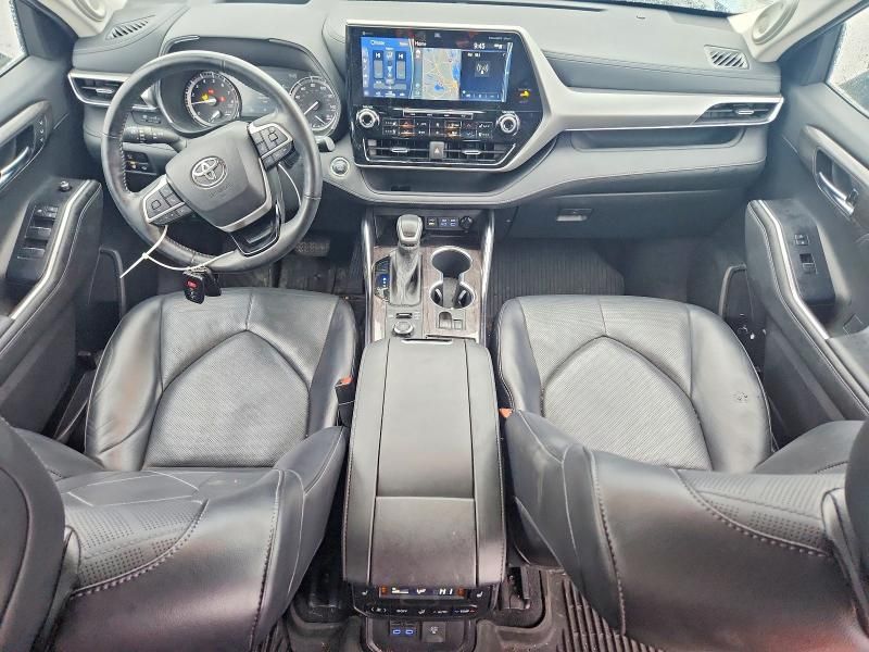 2022 Toyota Highlander Platinum