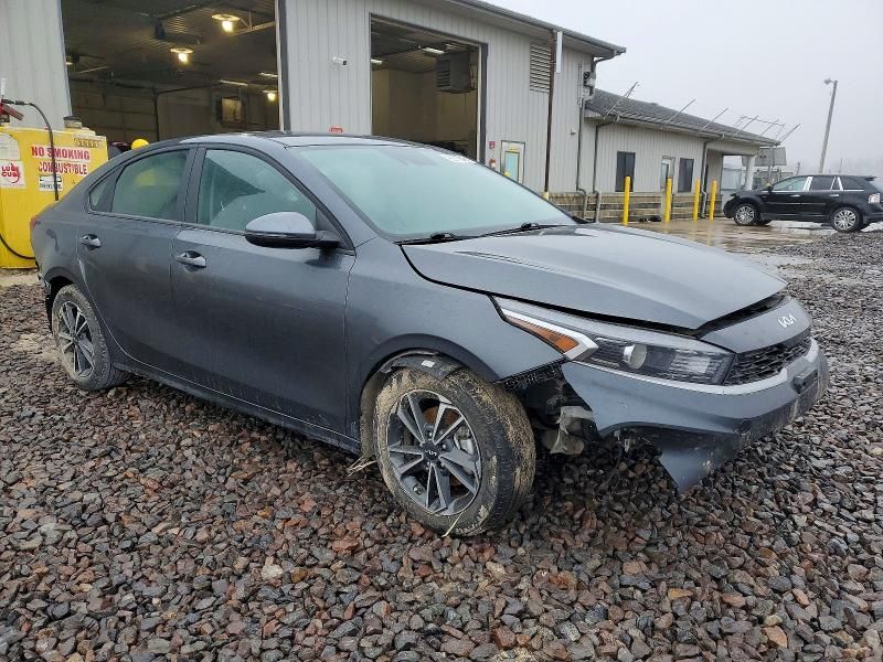 2024 KIA Forte lx