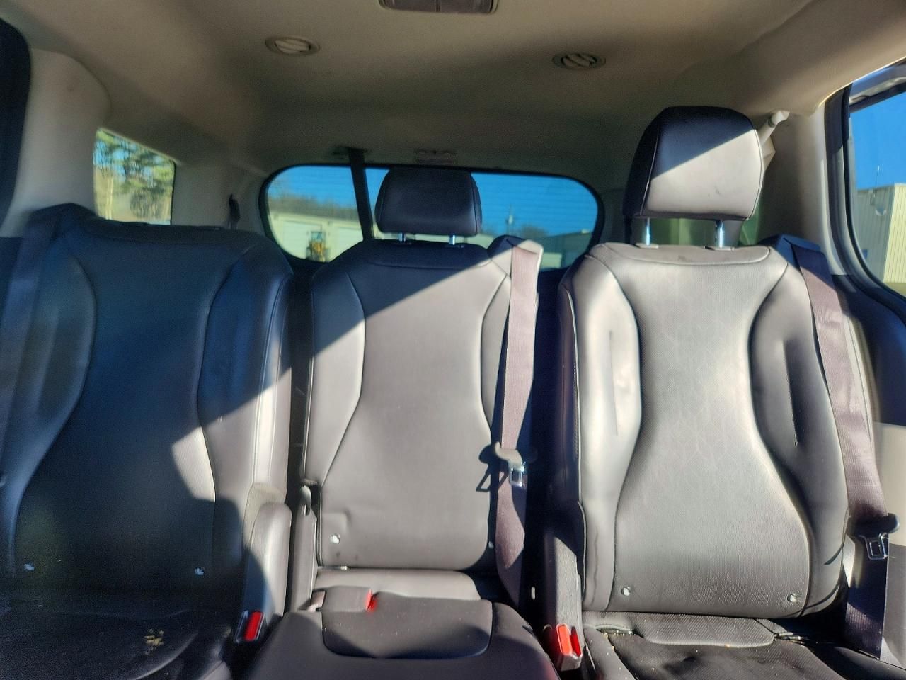 2022 KIA Carnival lx