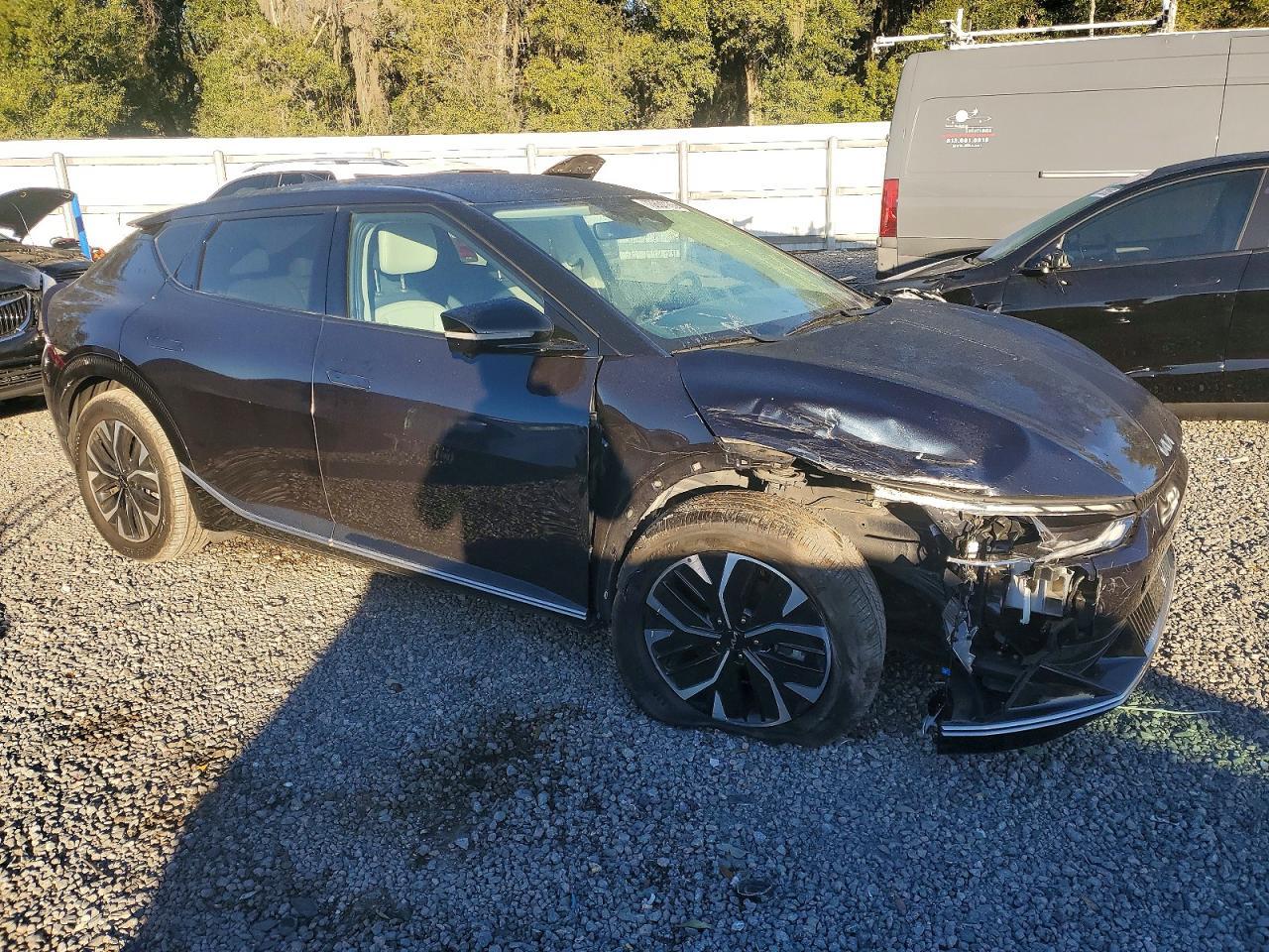 2023 KIA EV6 Light