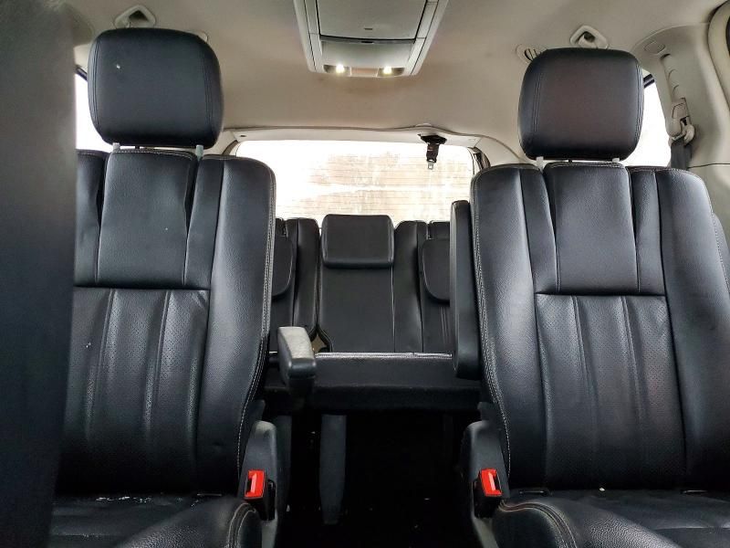 2015 Chrysler Town & Country Touring l