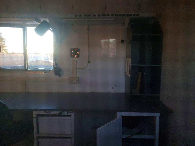 2006 Featherlite Mfg Inc 2006 Featherlite 6.5HGJAE-2145K Fiber Optic Splcli