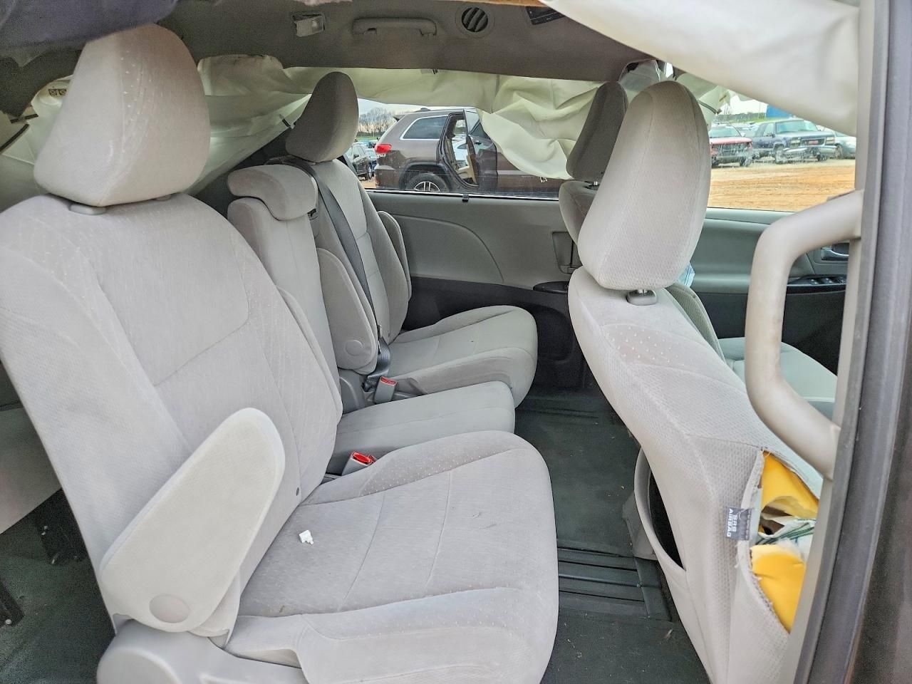 2016 Toyota Sienna le